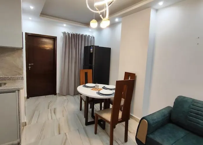 Stylish Sunny 1br Апартаменты